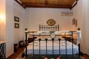 1 bedroom, iron/ironing board, travel cot, WiFi