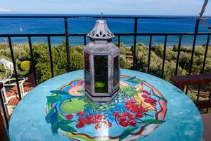 Property grounds - Eros home, perfect location, panoramic sea view (Koroni)