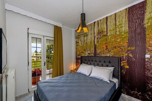 2 bedrooms, in-room safe, iron/ironing board, free WiFi