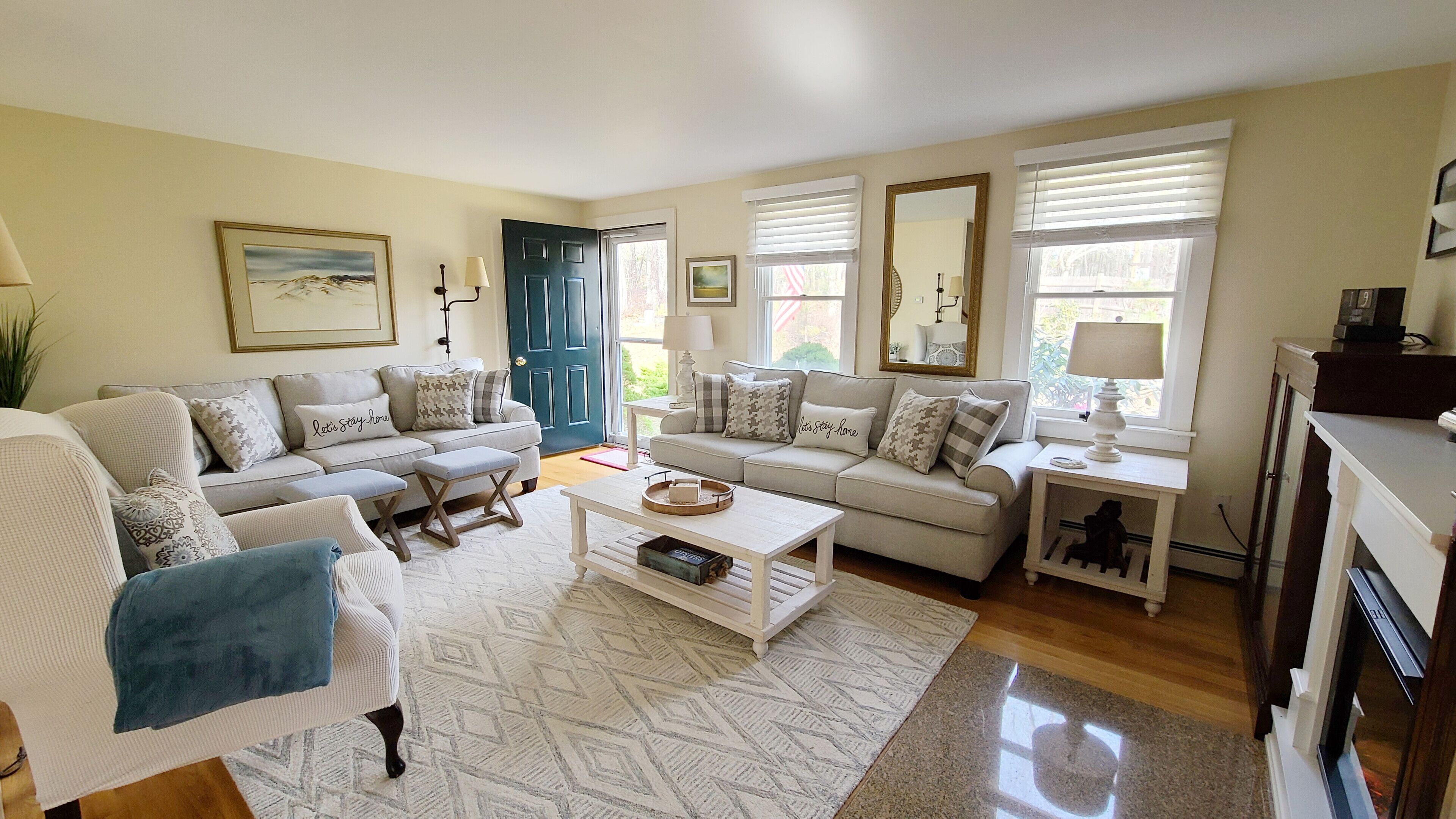Super Comfortable 3BD--Close to Duck Pond, A/C, Screen Porch, Outdoor Shower, Deck