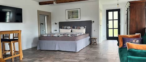 1 bedroom, free WiFi, bed sheets