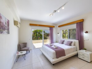 4 عدّة غرف نوم وخزنة داخل الغرفة ومكواة/لوح كي وواي فاي مجانًا