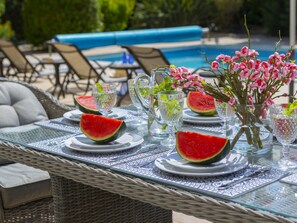 Outdoor dining - Pervolia Nirides Seaside Mansion 7 (Larnaca)
