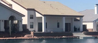WELCOME HOME SNOWBIRDS! Waterfront property in the beautiful Los Lagos Community