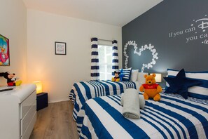 3 slaapkamers, een strijkplank/strijkijzer, reisbedje, wifi