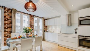 Standard Apartment | Living area - Perfect Stays-Covent Garden (London)