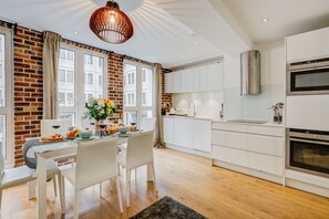 Standard Apartment | Living area - Perfect Stays-Covent Garden (London)