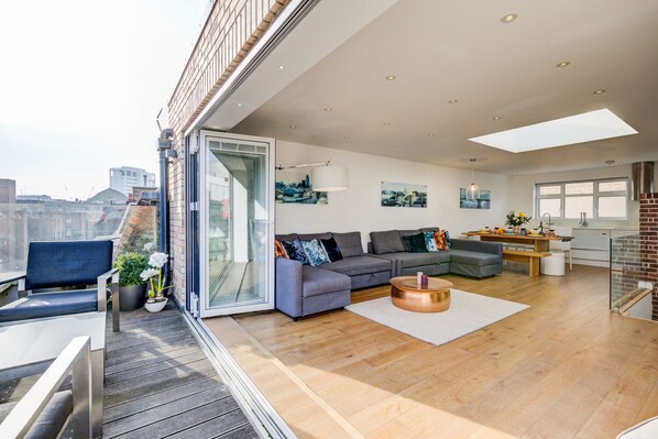 Premium Apartment | Terrace/patio - Perfect Stays-Covent Garden (London)