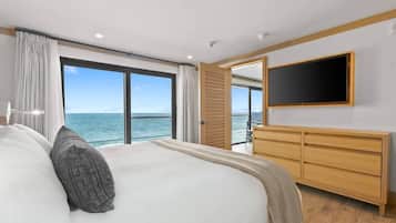 2 bedrooms, desk, iron/ironing board, WiFi