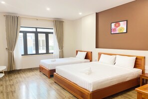 Allergiatestatut vuodevaatteet, minibaari, työpöytä