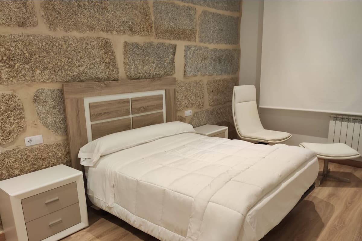 2 habitaciones, decoración personalizada y escritorio