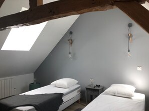 1 غرفة نوم ومكواة/لوح كي وواي فاي وملاءات أسرّة