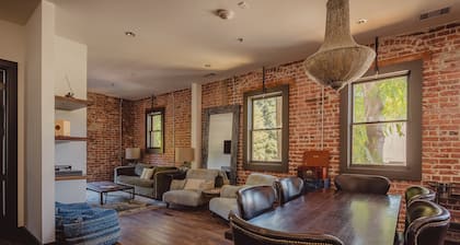 SLO Brew Lofts - Voyager with Rooftop Deck3 Bedroom