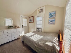 3 室のベッドルーム、アイロン / アイロン台、WiFi (無料)、ベッドシーツ