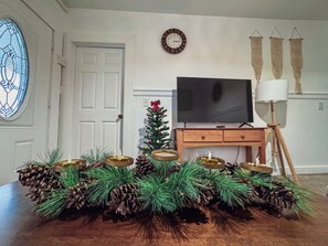 Interior - Wildwood Classic 3 BR 2,5 BA APT Beach and Boardwalk - 1 block or 5 min walk!  (Wildwood)