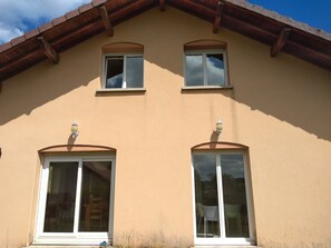 Exterior detail - Warm and friendly house 10 min Gerardmer 8 persons 130 m2 (Gerbépal)