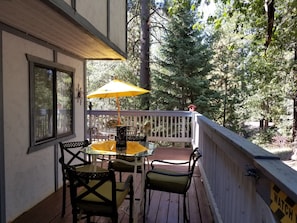 Outdoor dining - Somethings old, somethings new, clean and cozy just for you. (ArrowBear)