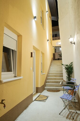 Studio apartment - Sunflower 