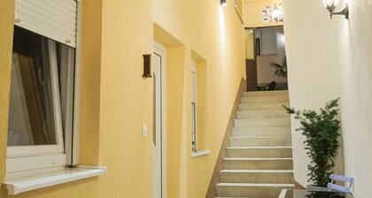 Studio apartment - Sunflower