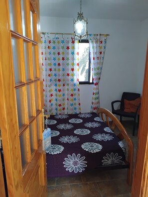 1 bedroom, travel cot, free WiFi