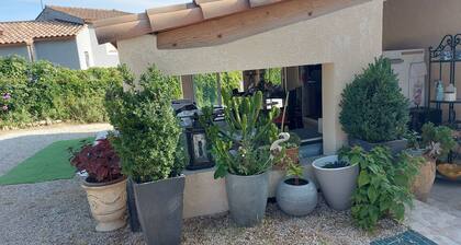 Villa proche Montpellier (34) et des plages ds cadre exception. de verdure.