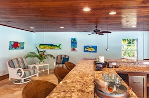 Dining - Private Tropical Oasis - Tarpon Point - Pool/Spa, Perfect Island Getaway! (Anna Maria)