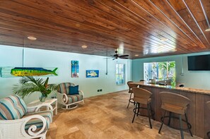 Interior - Private Tropical Oasis - Tarpon Point - Pool/Spa, Perfect Island Getaway! (Anna Maria)