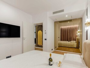 1 habitación, tabla de planchar con plancha, wifi y ropa de cama 