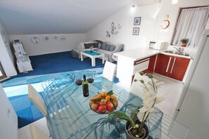 TV - Comfortable Apartment for 5 Persons (Zadar)