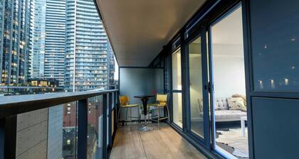 Toronto Luxury Condo Rental – Posh Suite with City Views & Great Amenities