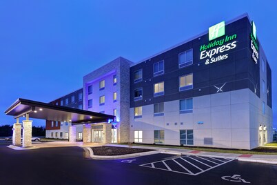 Holiday Inn Express & Suites Ottawa by IHG