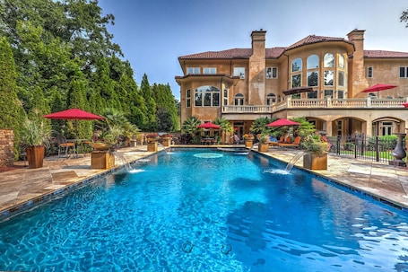 Outdoor pool, a heated pool. Holiday Vacation Mansion + Hot Tub near DT Atlanta