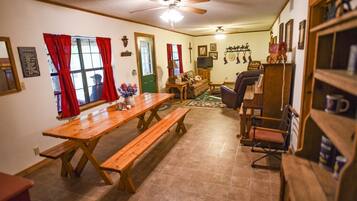 Standard Cottage, 3 Bedrooms, Non Smoking (The Bunk House) | In-room dining