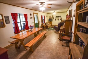 Standard Cottage, 3 Bedrooms, Non Smoking (The Bunk House) | In-room dining - The Venue at Three Points (Grand Saline)