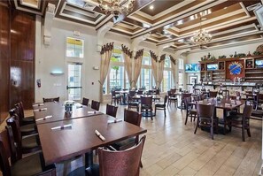 Dining - Providence Retreat New 6 Bed Pool Entire home (Davenport)