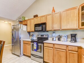 House (2 Bedrooms) | Property amenity - Avery's Beach Bungalow by Distinctive Beach Rentals (St. Augustine)