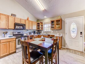 House (2 Bedrooms) | Property amenity - Avery's Beach Bungalow by Distinctive Beach Rentals (St. Augustine)