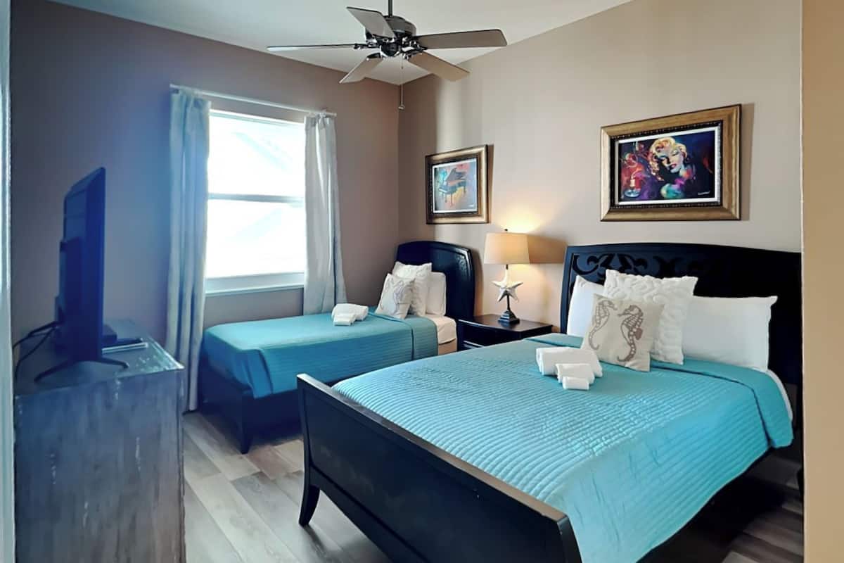 Condo (#452 - No Pets)