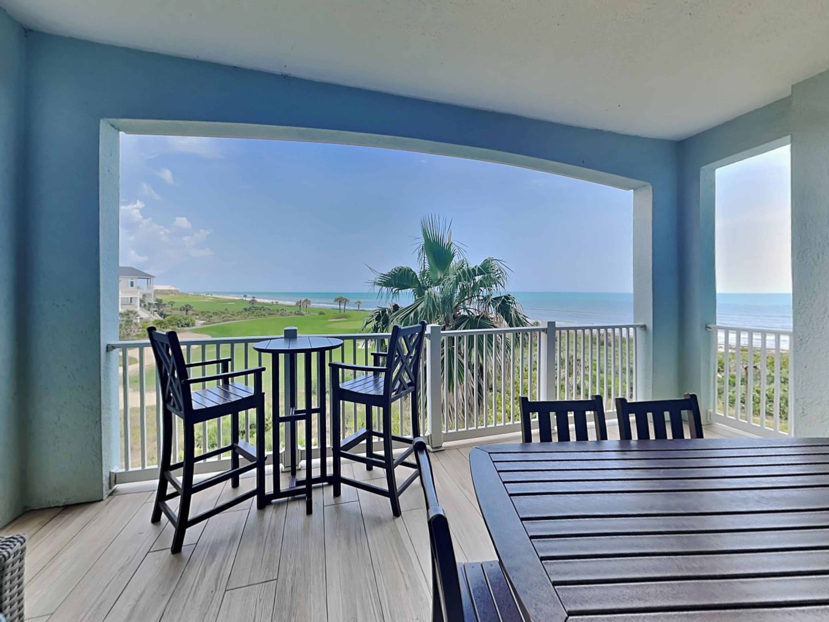 Condo (3 Bedrooms) | Front of property