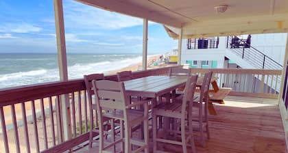 Cozy Cottage by Distinctive Beach Rentals