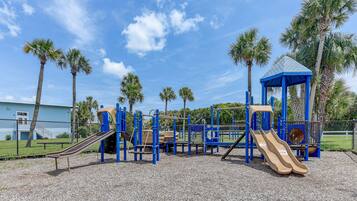 House (3 Bedrooms) | Property amenity