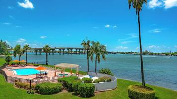 Condo (2 Bedrooms) | Property amenity