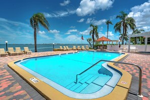 Condo (2 Bedrooms) | Property amenity