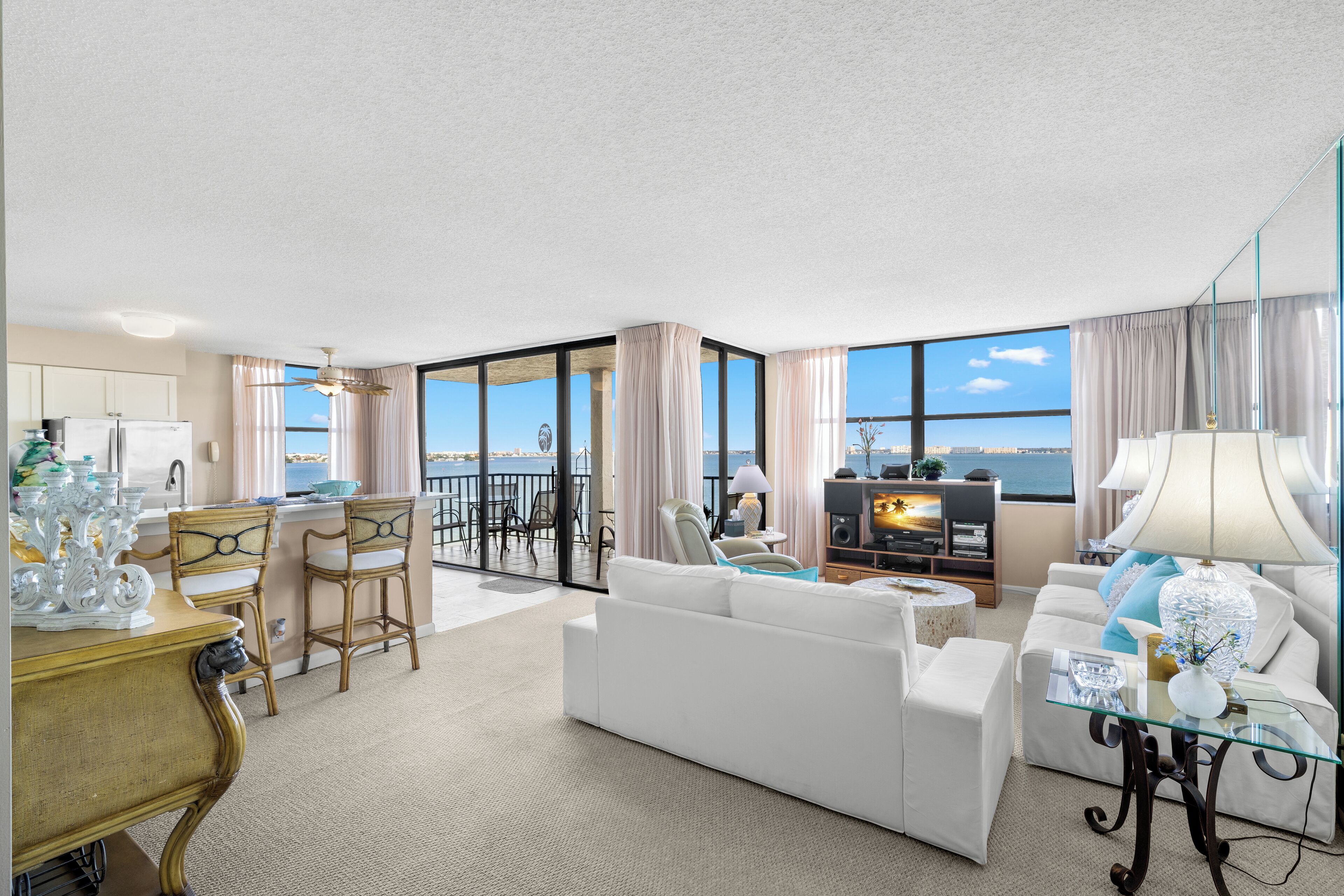 Condo (2 Bedrooms) | Property amenity