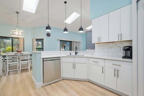 House (4 Bedrooms) | Property amenity