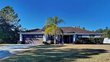 House (4 Bedrooms) | Property amenity