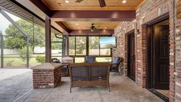 House (4 Bedrooms) | Property amenity