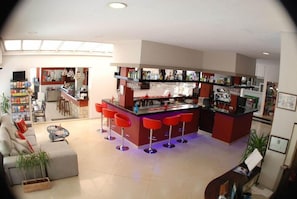 بار (في المنشاة)