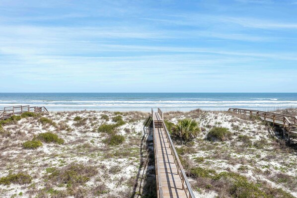 House (4 Bedrooms) | Property amenity