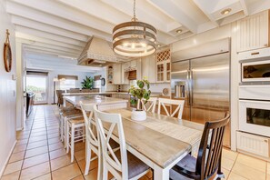 獨棟房屋 (Going Coastal Beach House) | 私人廚房 | 電冰箱、微波爐、爐台、洗碗機